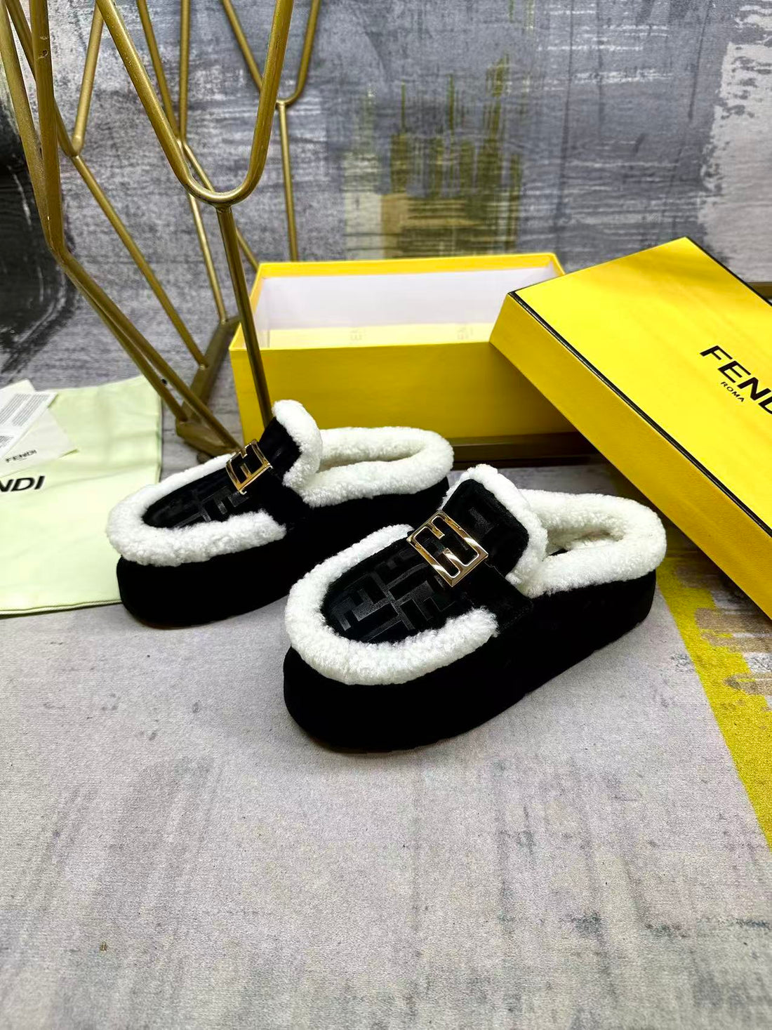Fendi Round-Toe Flat Mules Black Suede 575427