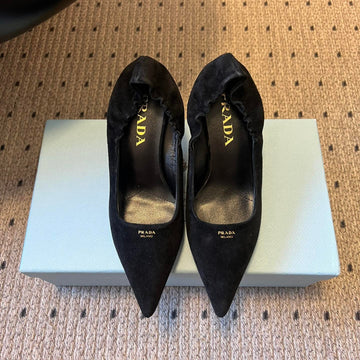 Prada 25SS Black Pointed Toe Low-Cut Heels In Suede 580371