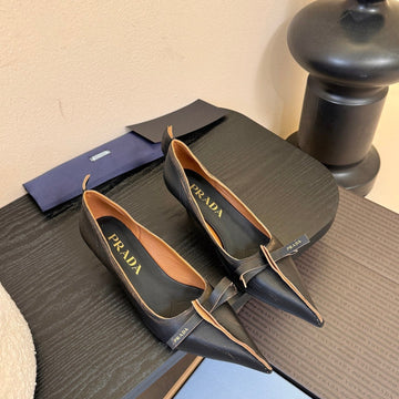 Prada 25SS New Pointed-Toe Slim Heels Black In Cowhide 580362