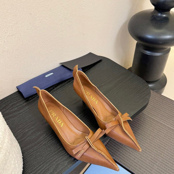 Prada 25SS New Pointed-Toe Slim Heels Brown In Cowhide 580361