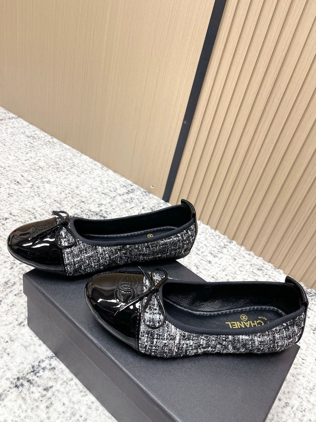 Chanel 26SS Ballet Flats Shoes Black In Lambskin With Fabric 591397