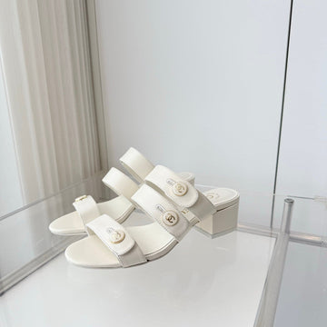 Chanel 26 Turnlock 40 White Sandal Mule In Lambskin 597399