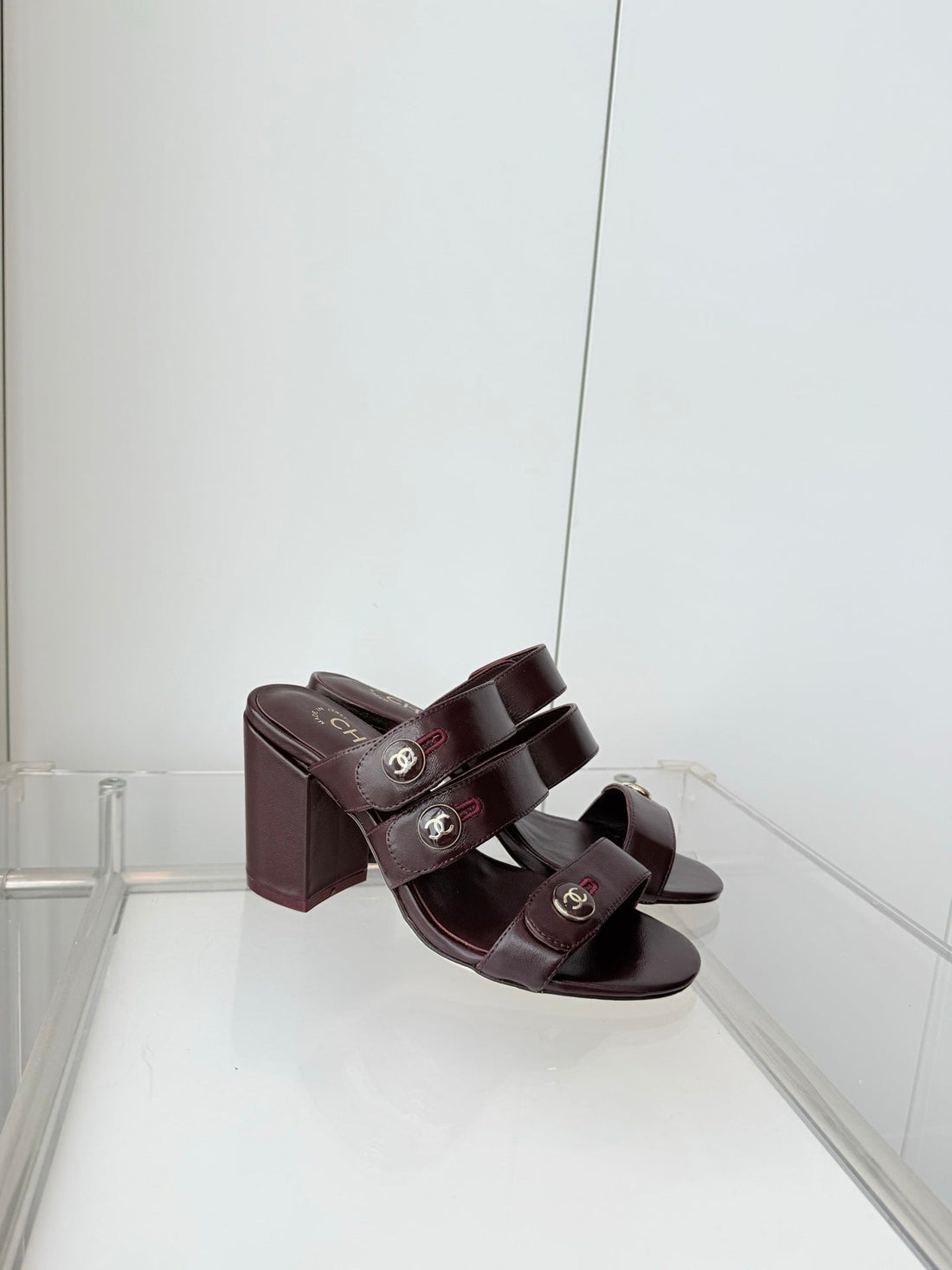 Chanel 26 Turnlock 85 Burgundy Sandal Mule In Lambskin 597393