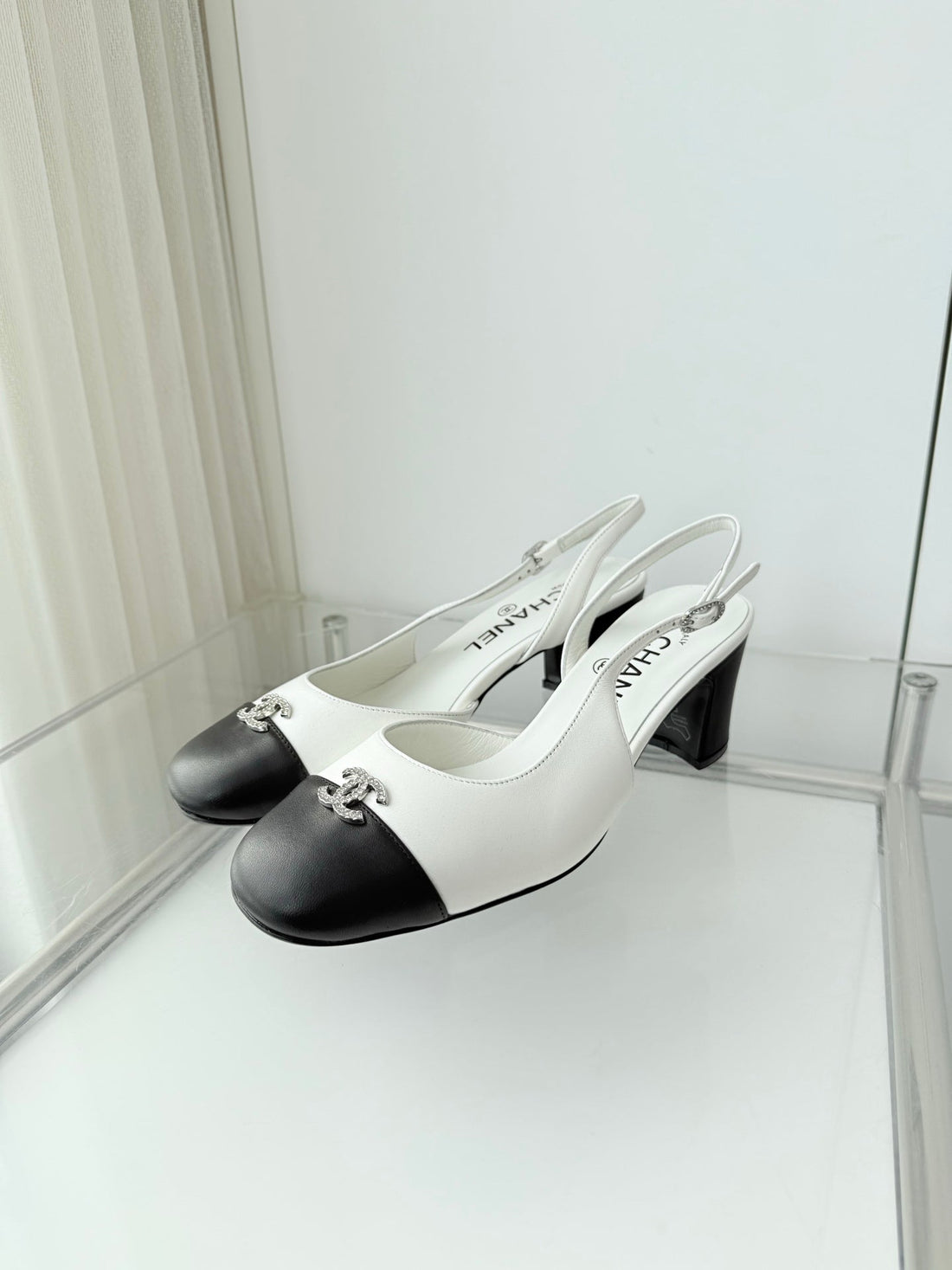 Chanel 26 High Heels White Black 50 In Lambskin 597330