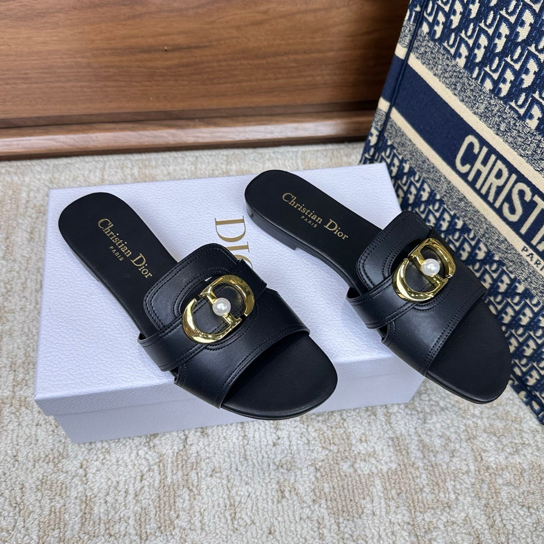 CD Montaigne Sandals Black In Calfskin 598176