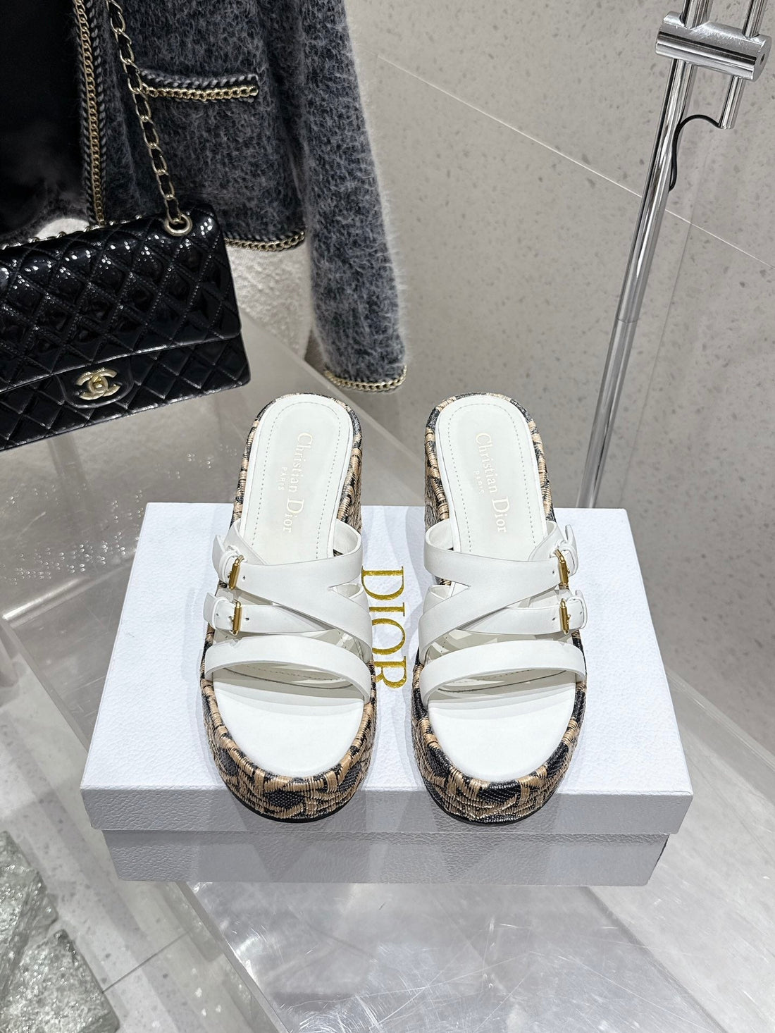 CD 25SS D-Attitude Wedge Sandals 90 White In Cowhide 598107