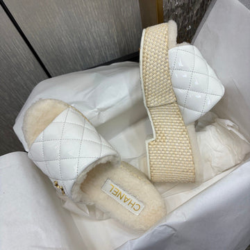 Chane 26 Platform Slippers White Beige In Patent Leather With Wool 602466