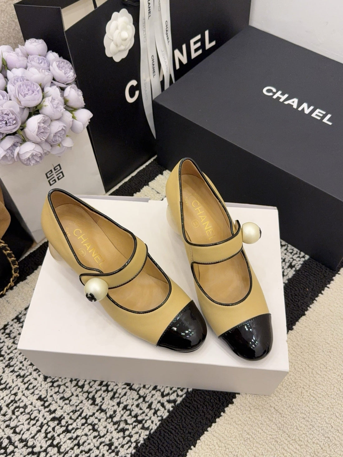 CC Pearl Heel With Rhinstone Clasp Mary Janes Beige Cowhide 602354