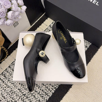 CC Pearl Heel With Rhinstone Clasp Mary Janes Black Cowhide 602353