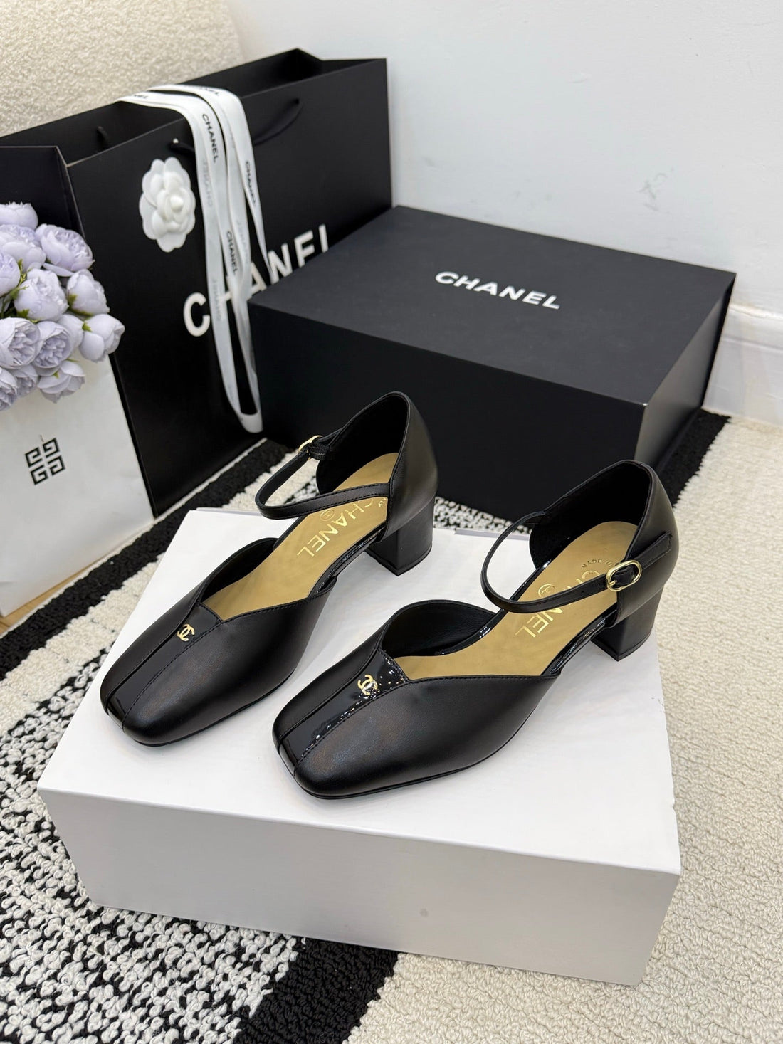Chanel Classic Mary Janes Black In Patent Leather 602168