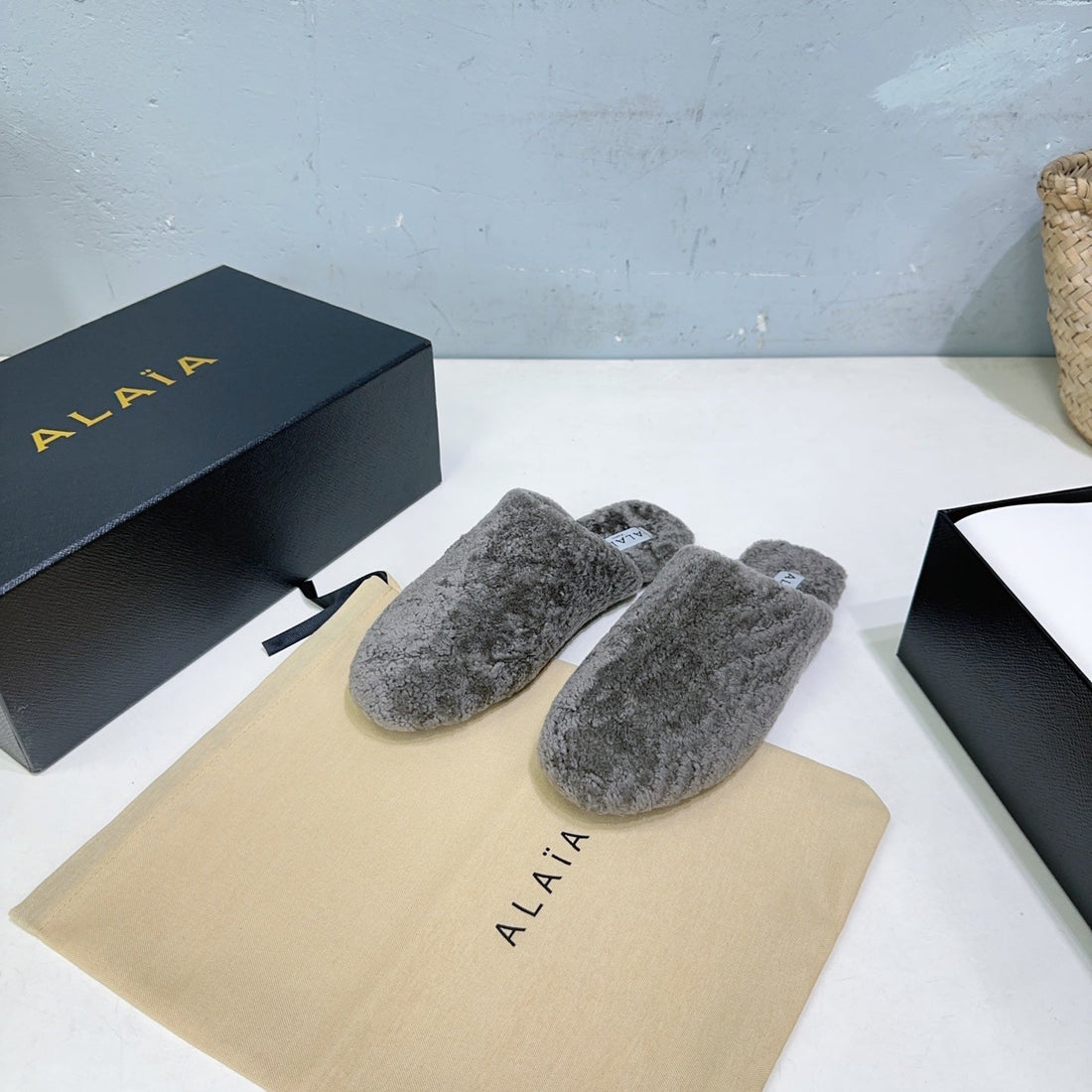 Alaïa 25 Fur Mule Slipper Grey In Lambswool 629515