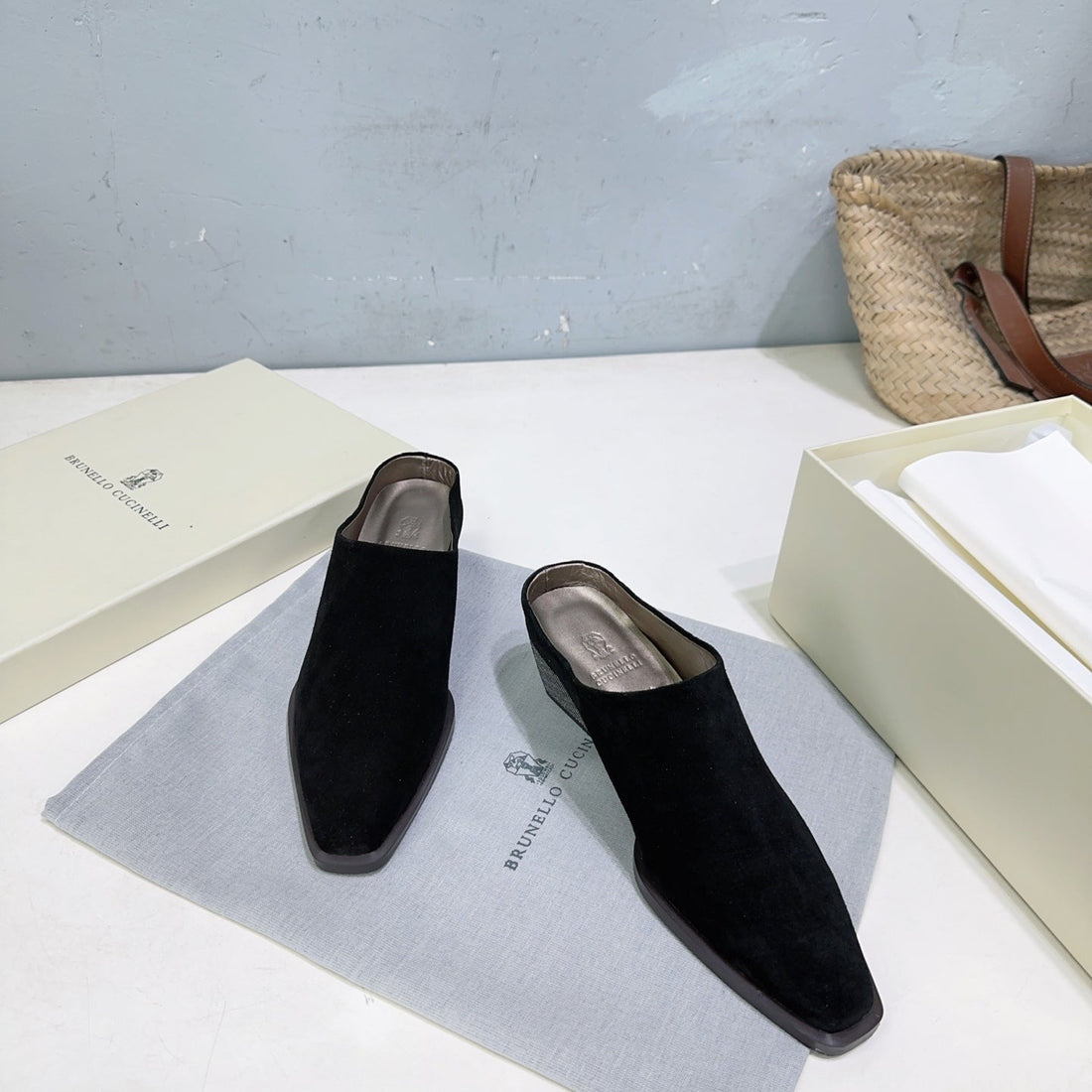 Brunello Cucinelli 26 Closed-Toe Chunky Heel Mules Black In Cow Suede 629527