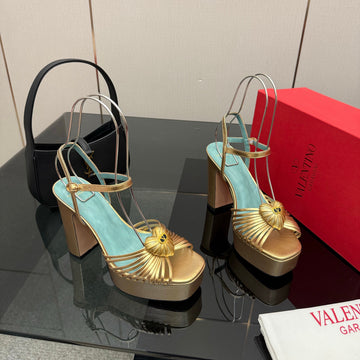 Valentino Classic Sandals Gold In Sheepskin 629540