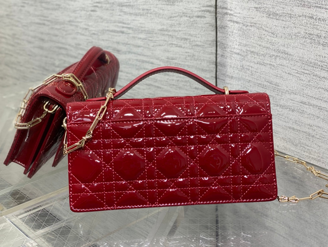 Dior 26 Bow Pearl Chain Clutch In Red Glossy Lambskin Ghw