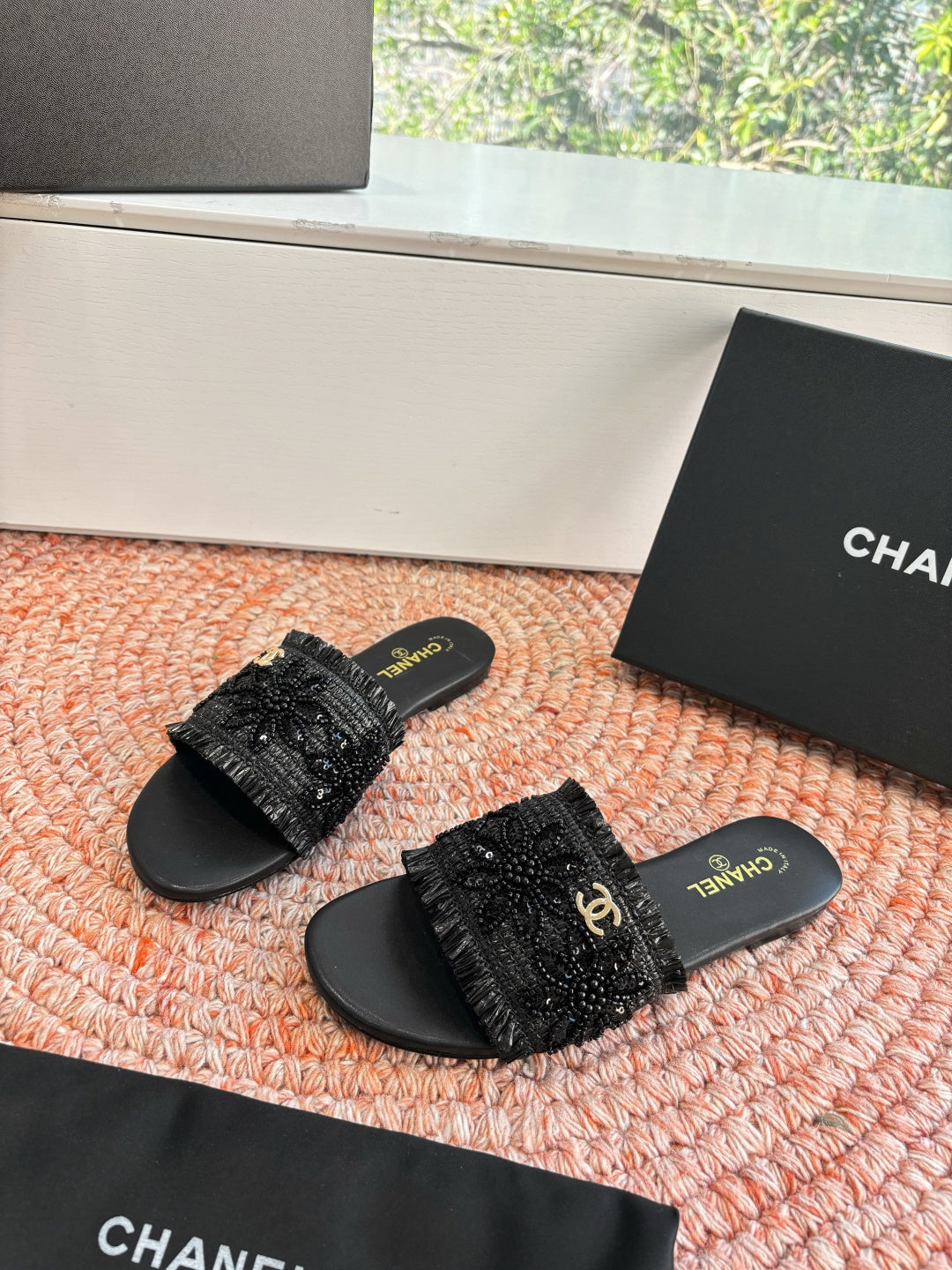 Chanel Bouclé Sandal Black In Fabric Sheepskin 685949