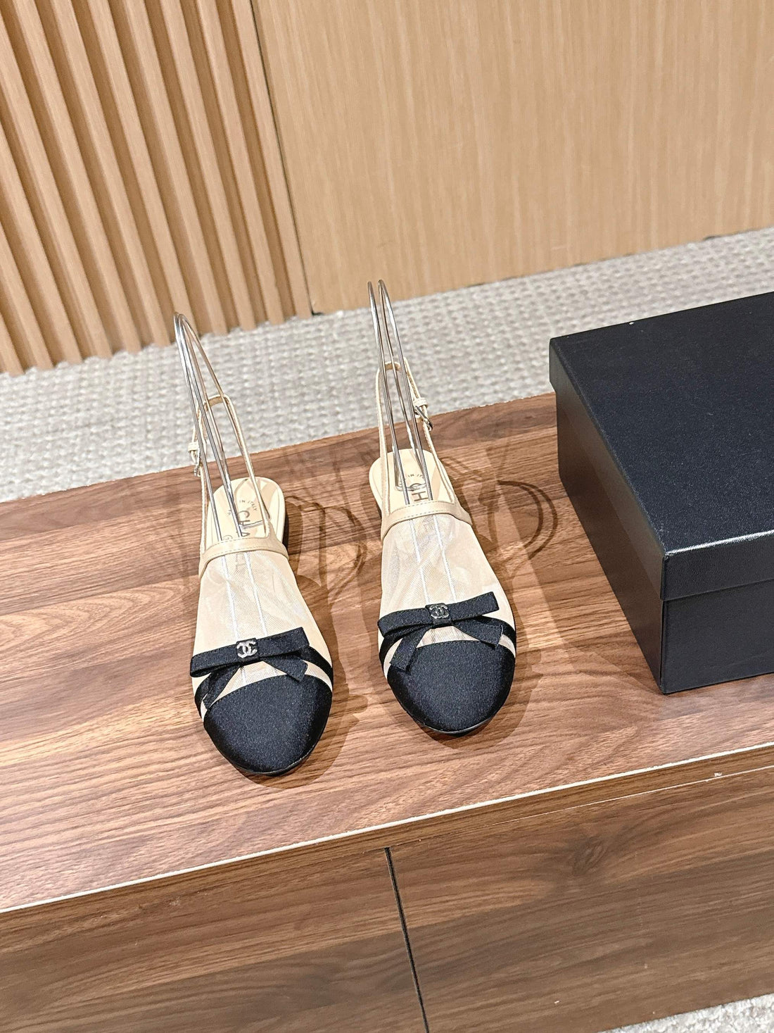 CC 26SS Slingback With Bow Light Beige Black In Mesh 692552