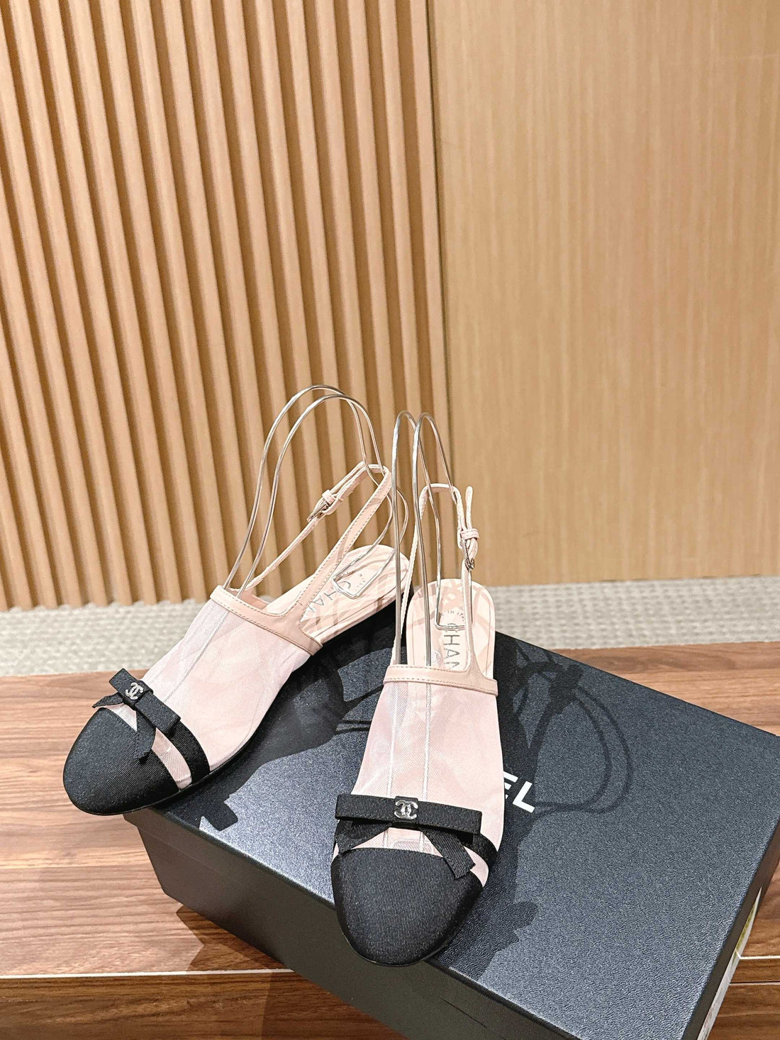 CC 26SS Slingback With Bow Light Pink Black In Mesh 692551