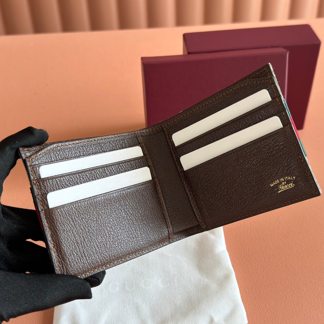 Gucci Bi-Fold Wallet Brown In Canvas 284913