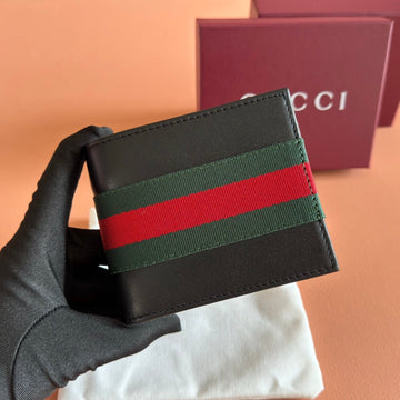 Gucci Bi-Fold Wallet Black In Canvas 284917