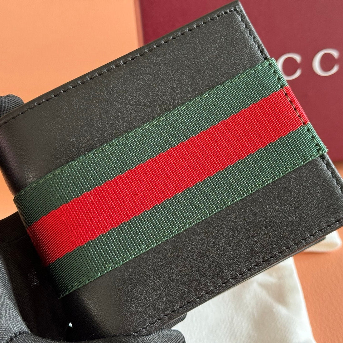 Gucci Bi-Fold Wallet Black In Canvas 284917