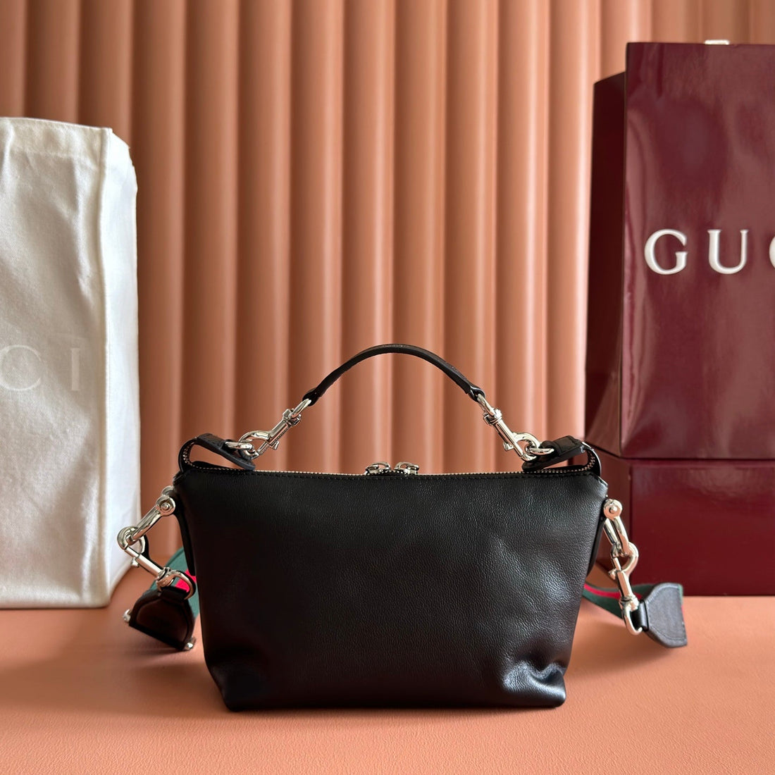 Gucci 26 Coach Shay Crossbody Bag 25.5 Black In Cowhide 284955