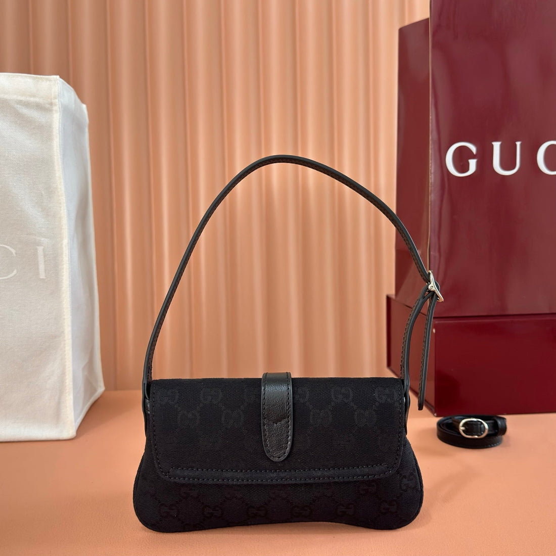 Gucci 26 Jackie Small 21.5cm Black Silver In Canvas 284988