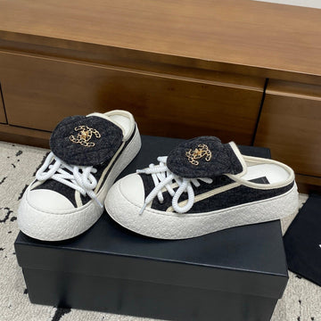 Chanel 26 Mules Casual Black White In Fabric 729327