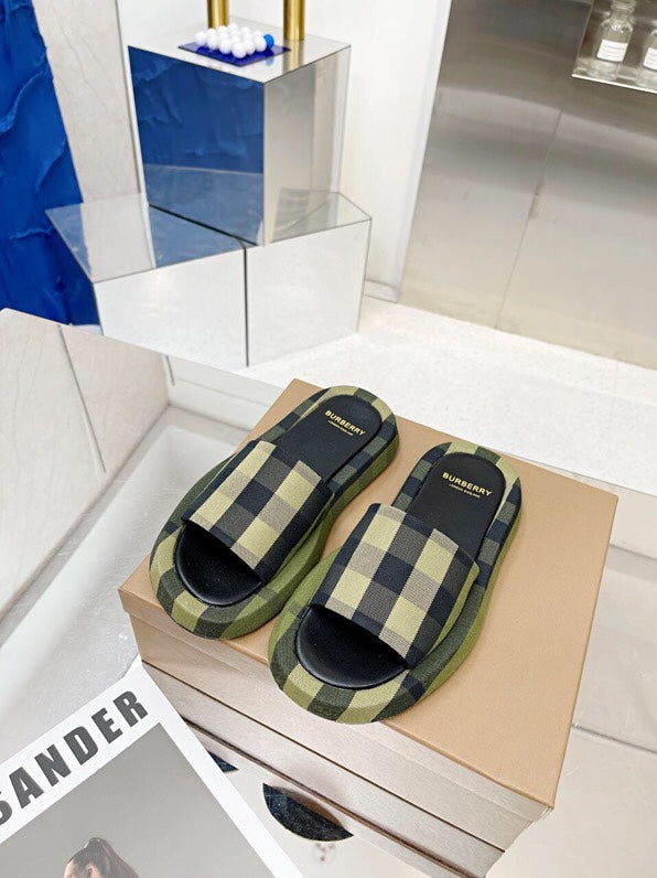 Burberry 26 Check Slippers Green Black In Cotton Linen 729728