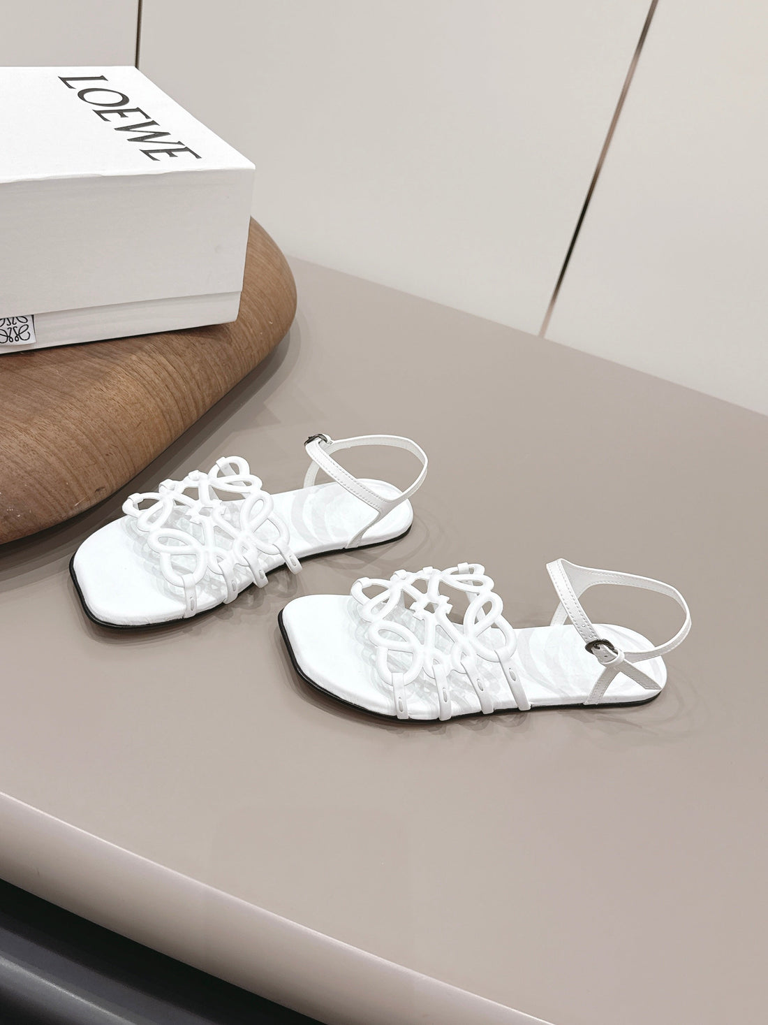 Loewe 26 Sandal White In Sheepskin 738805