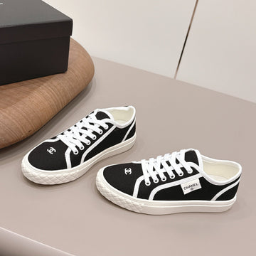 Chanel 26 Round Toe Color Block Black White In Canvas 739431