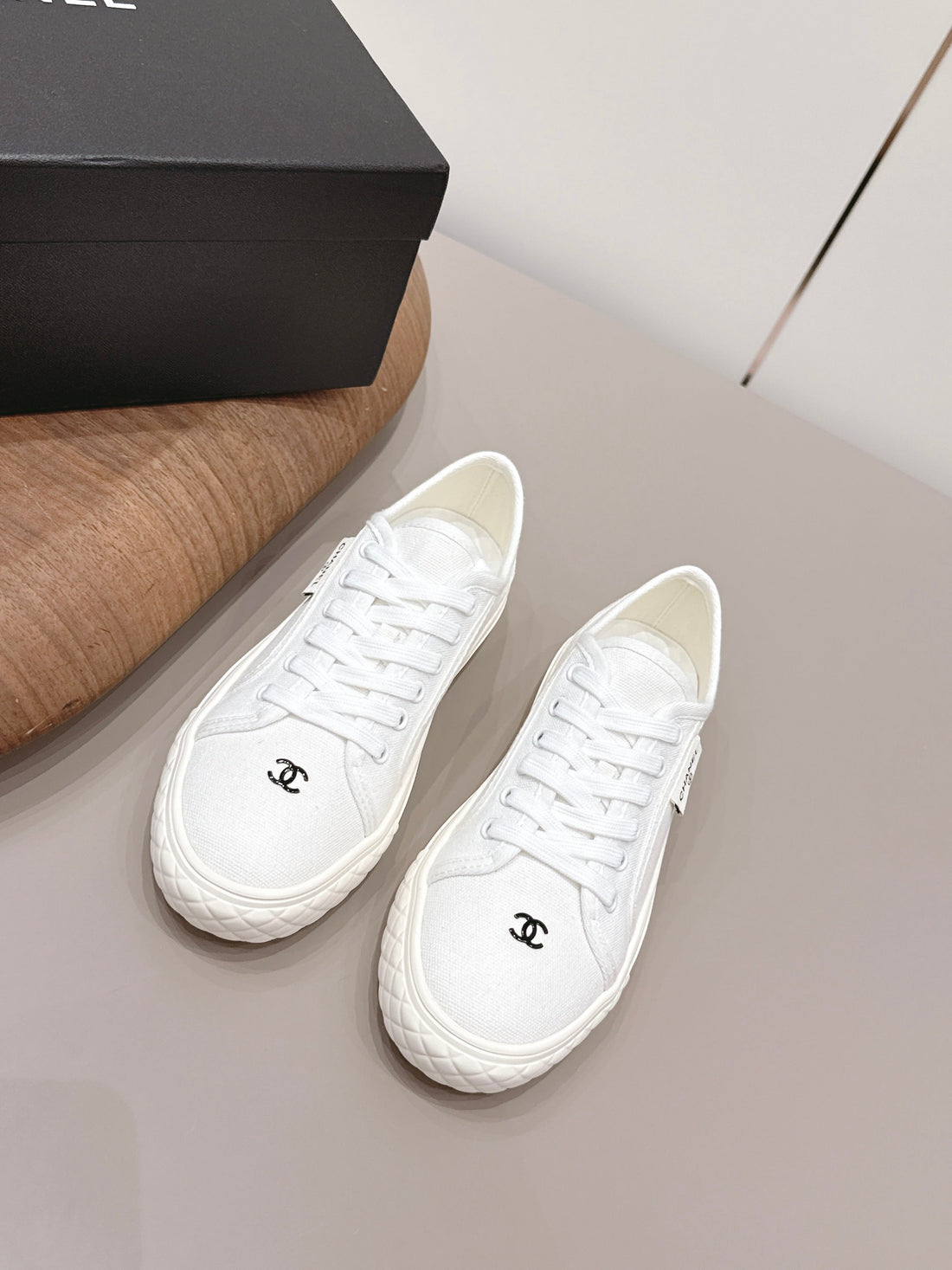 Chanel 26 Round Toe Color Block White In Canvas 739430