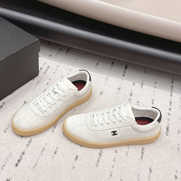 Chanel 26 Round Toe Platform Casual Shoes White In Suede 739429