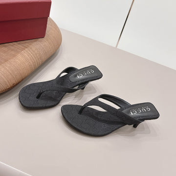 Gucci 26 Round Toe Flip-Flops 60 Black In Jacquard Fabric 739375