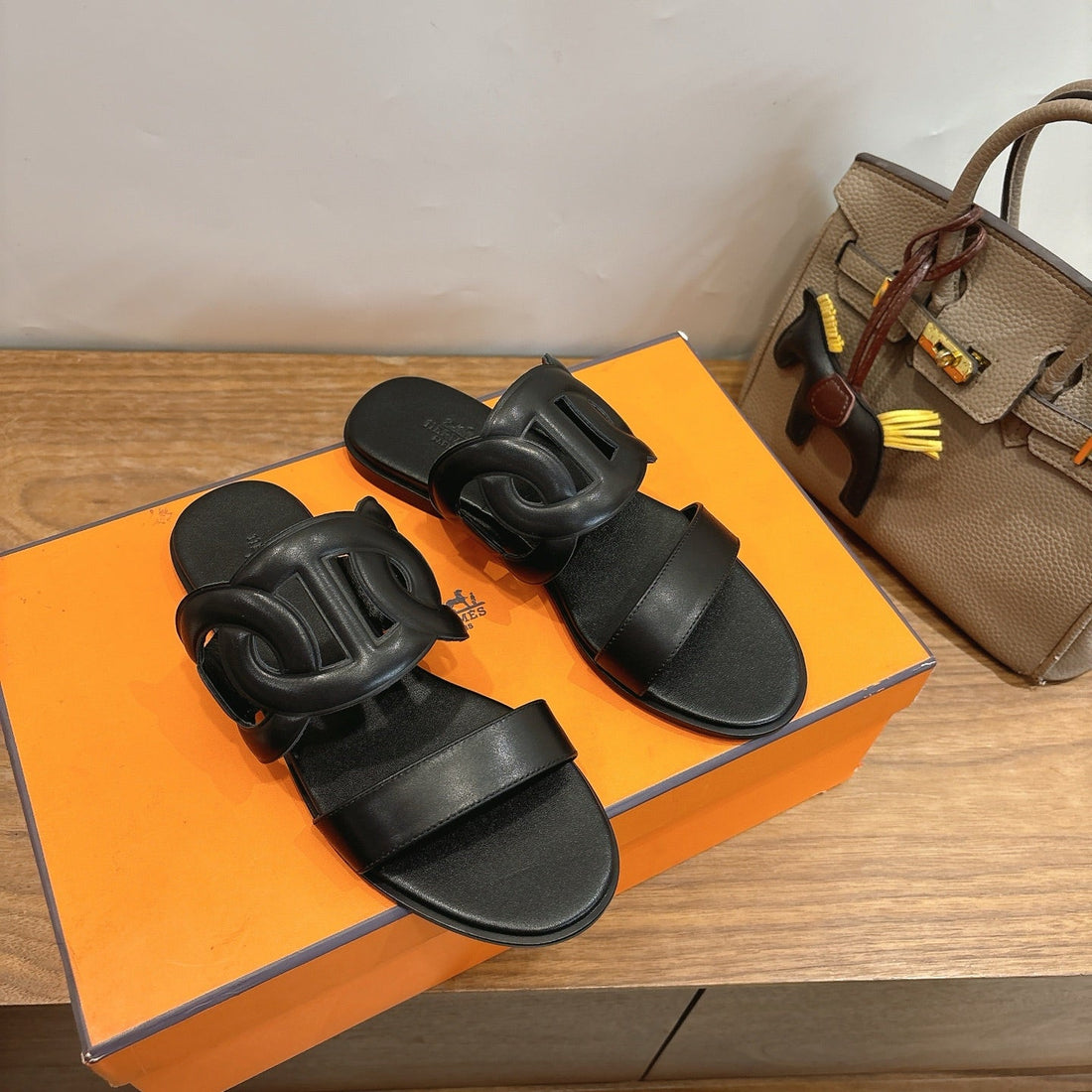 Hm Sandal Full Black In Calfskin 743979