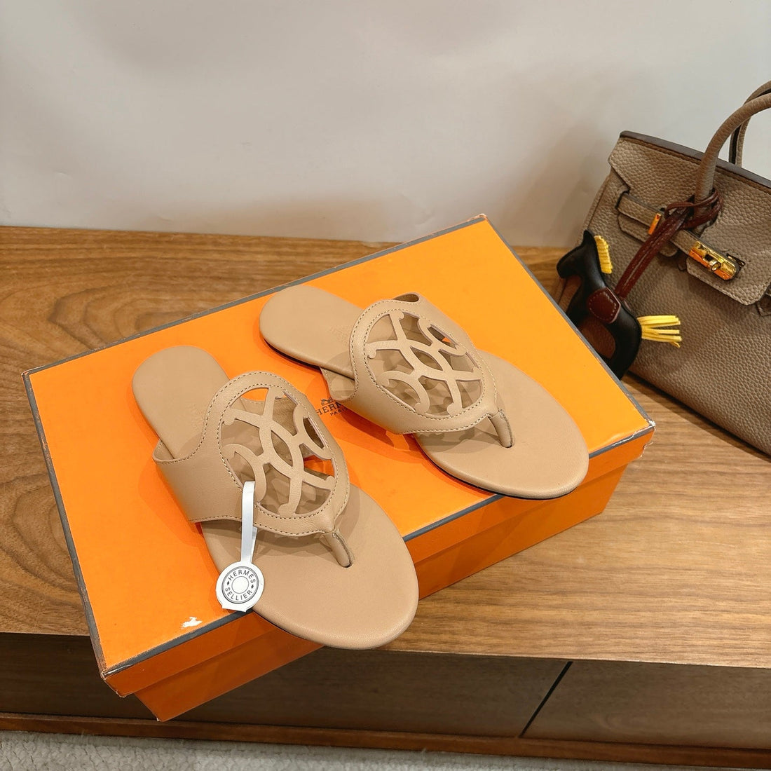 Hm Mage Sandal Beige In Calfskin 744044