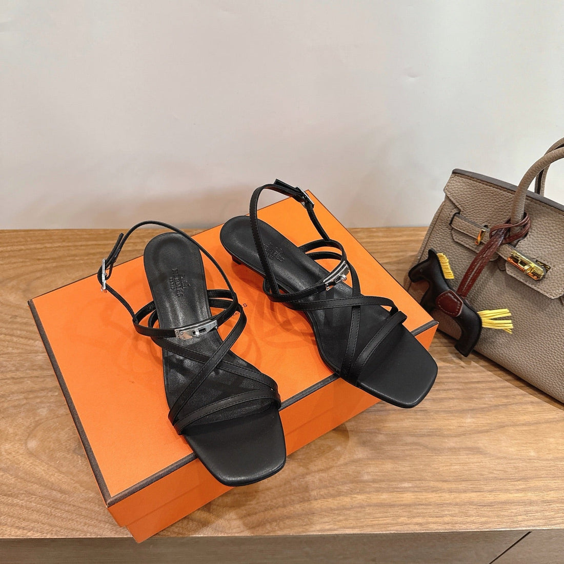 Hm June Sandal Black In Cowhide 744051