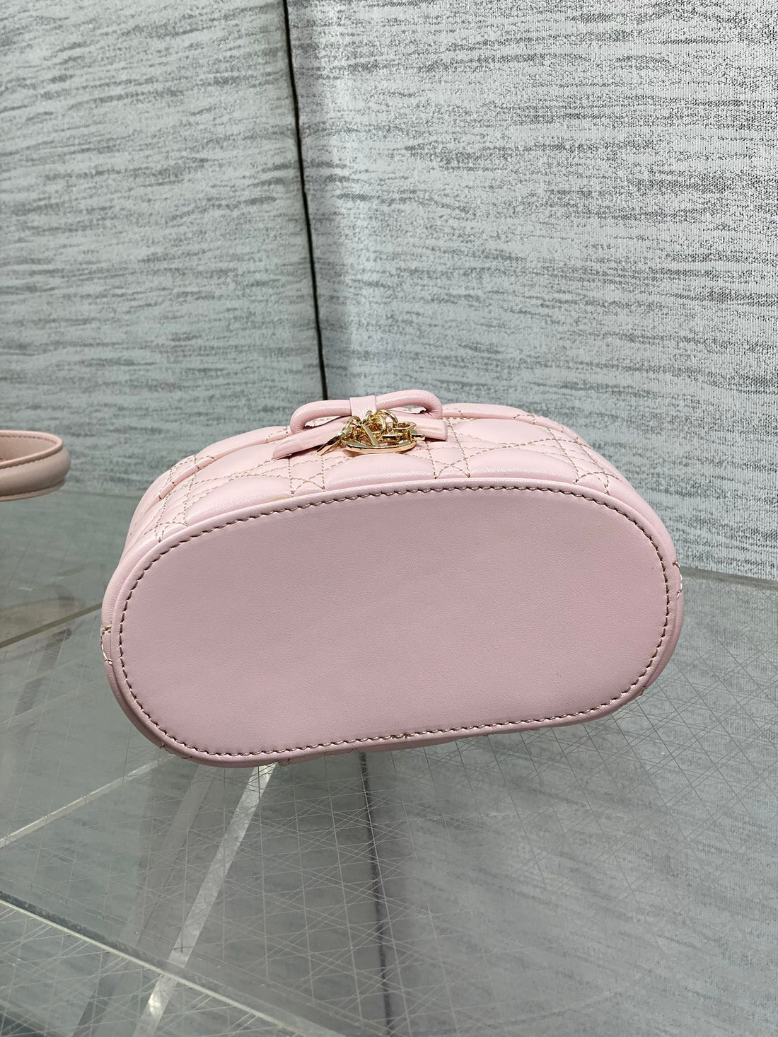 CD Bow-Embellished Cosmetic Bag 17.5 Pink In Lambskin 286422