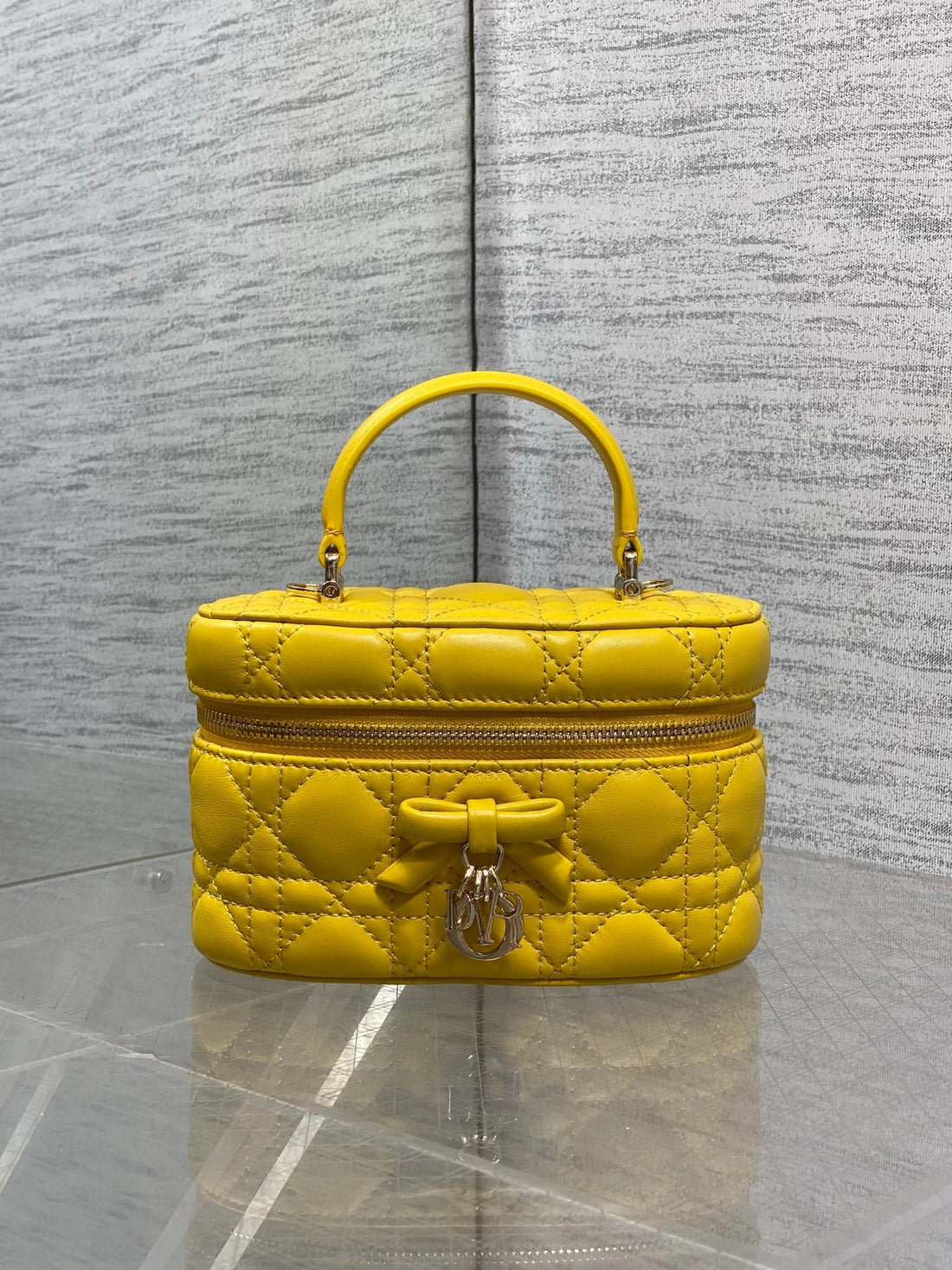 CD Bow-Embellished Cosmetic Bag 17.5 Yellow In Lambskin 286426