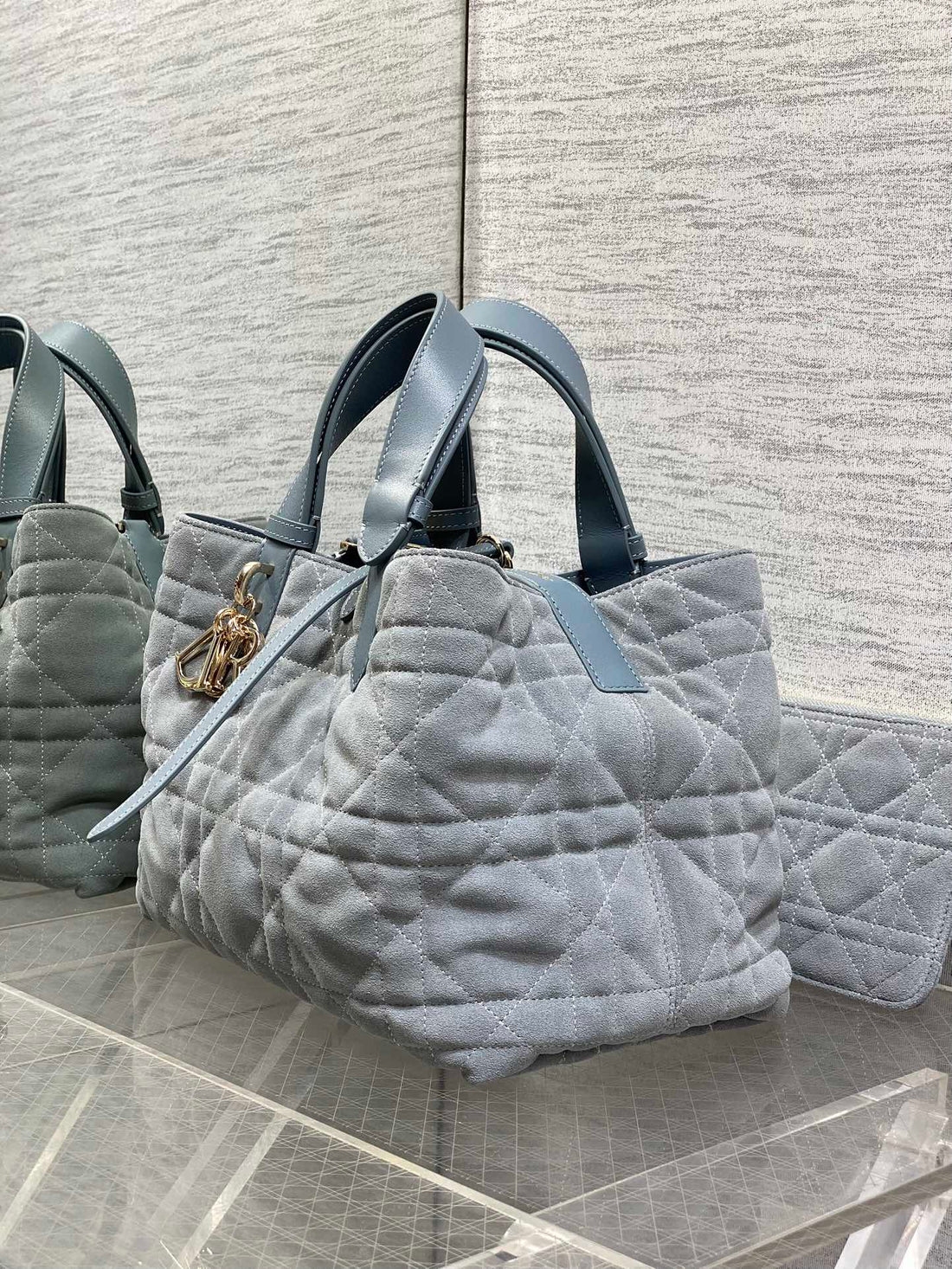 CD Toujours Vertical 28.5cm Light Blue In Suede 286497