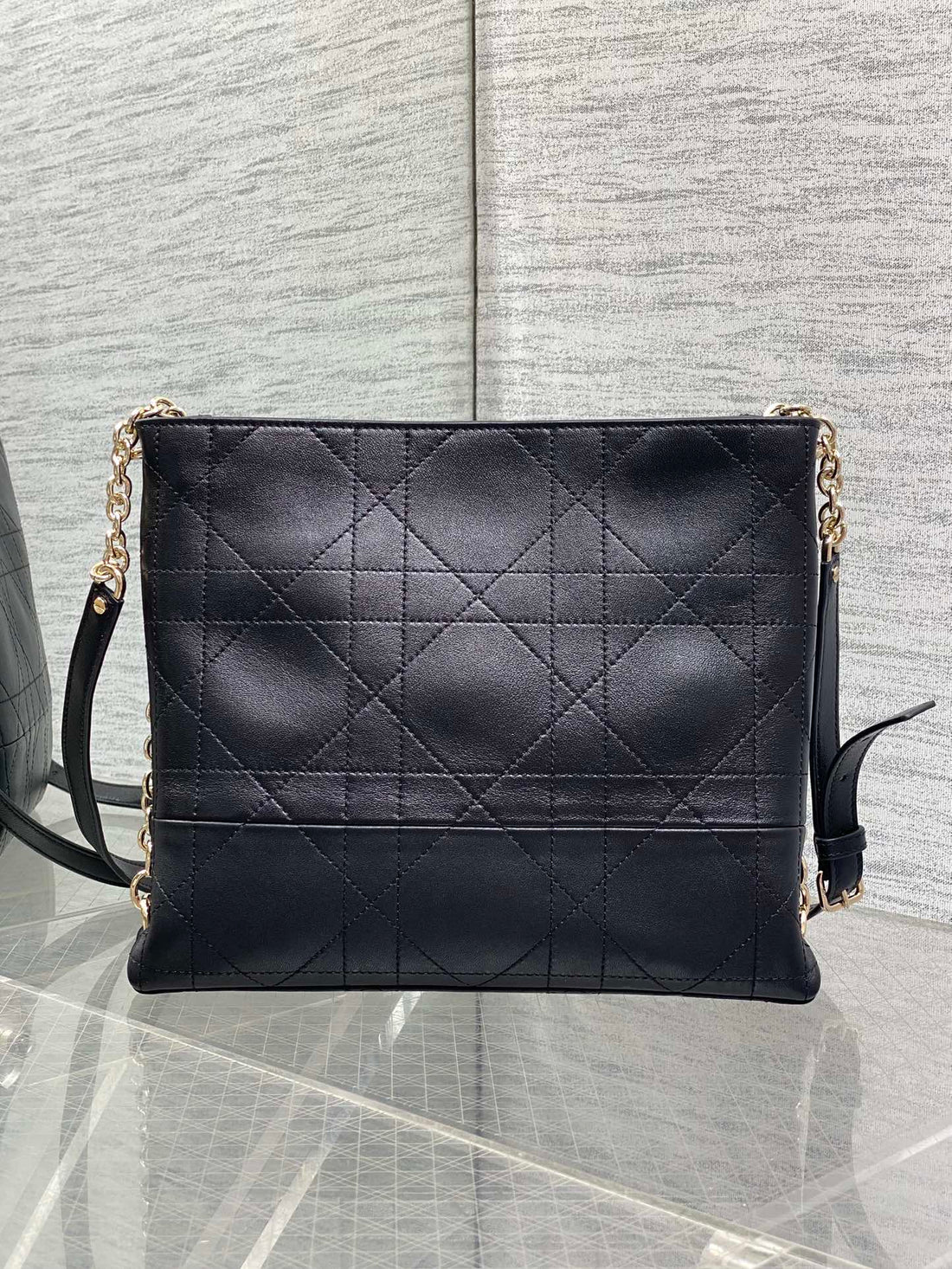 CD 26 Trianon Hobo Chain Bag 25CM Black In Cowhide 286594