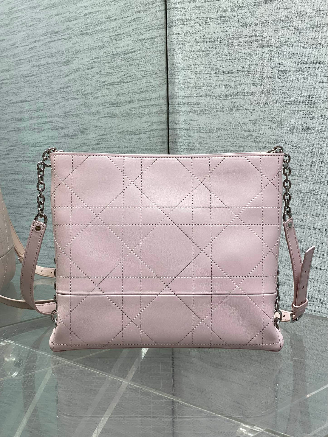 CD 26 Trianon Hobo Chain Bag 25CM Light Pink In Cowhide 286599