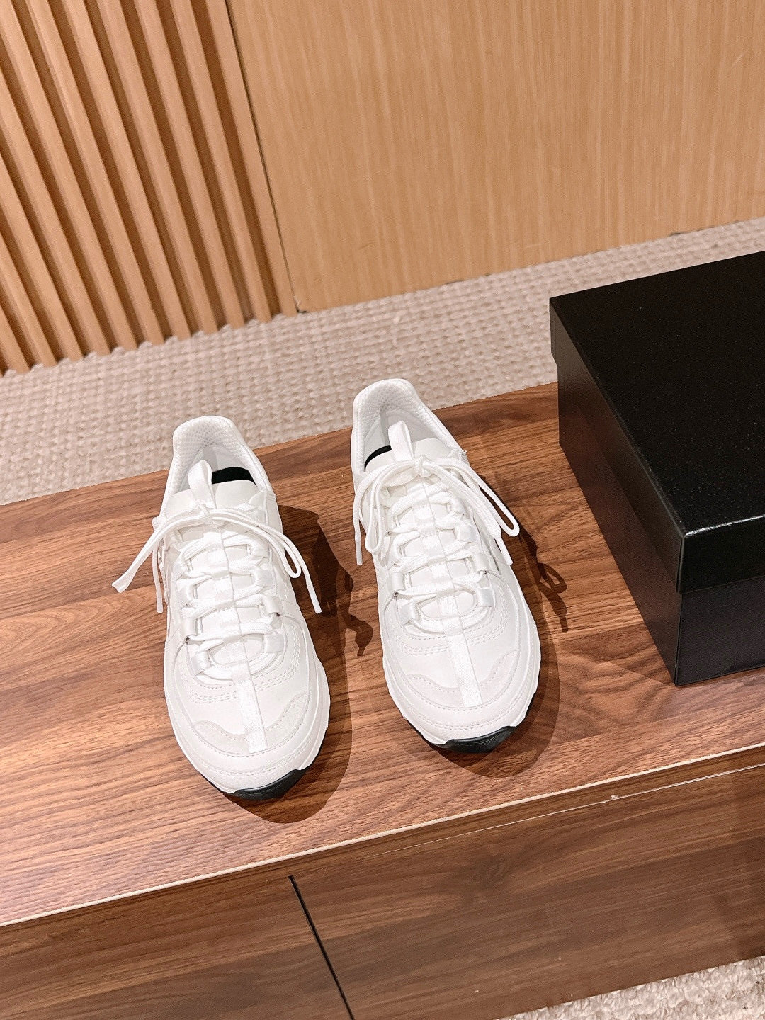 CC Sneaker White In Leather 753931