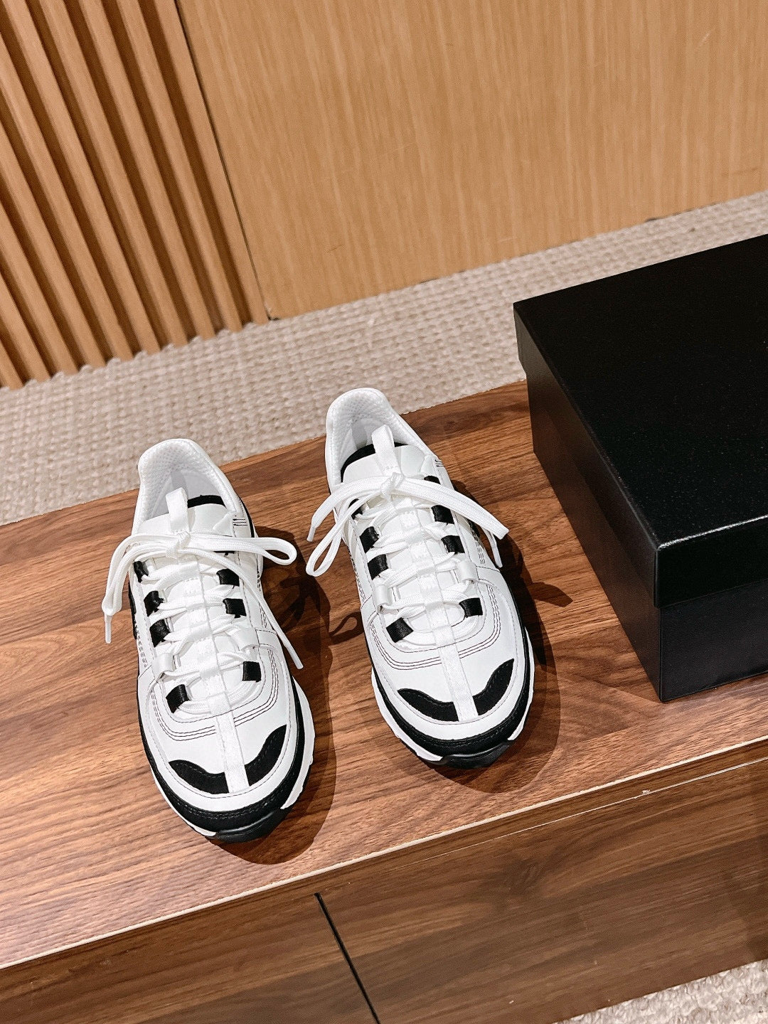 CC Sneaker Black White In Leather 753930