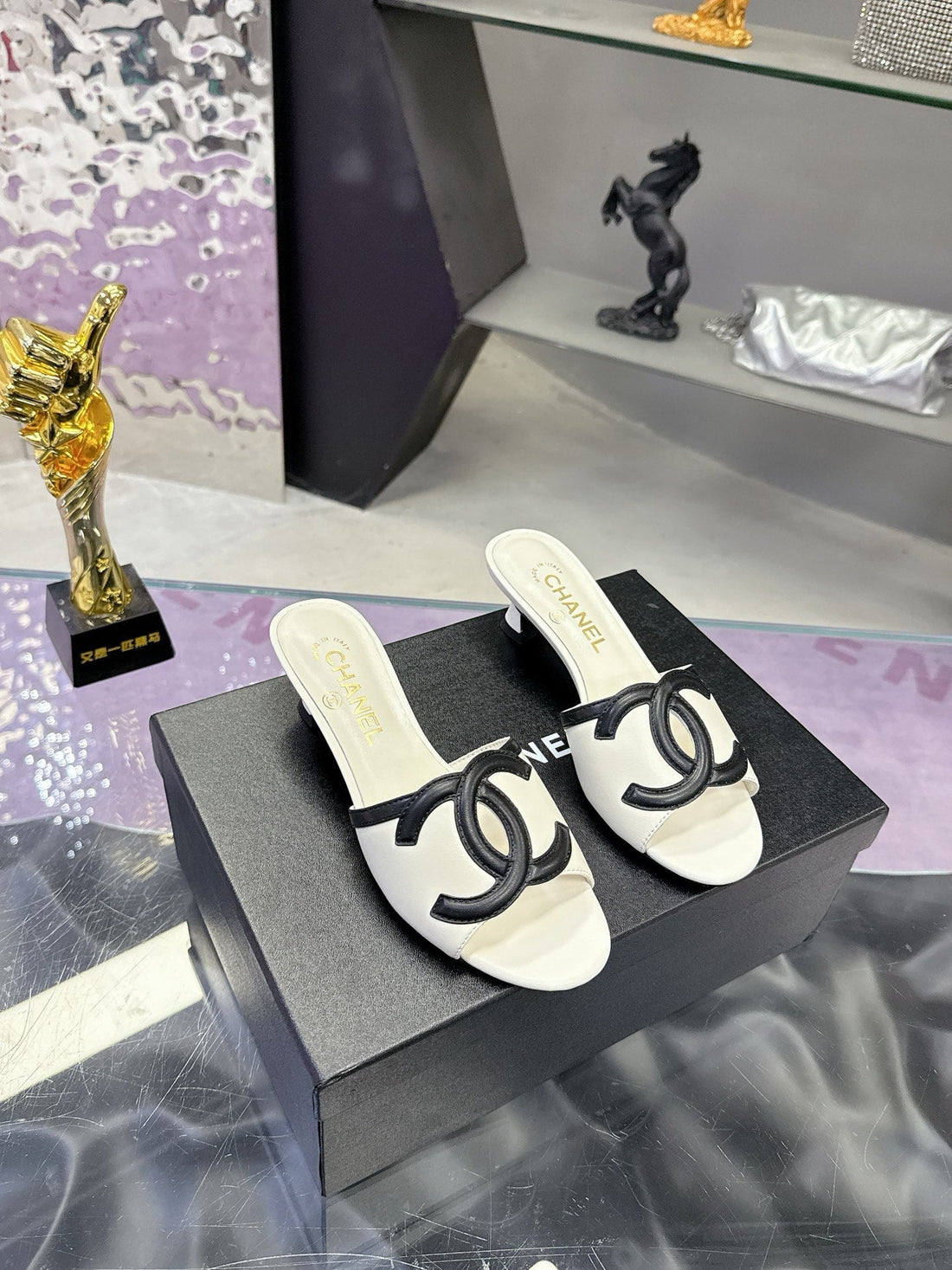 CC Double C Logo Kitten Heel 25MM Sandals White In Leather 757850