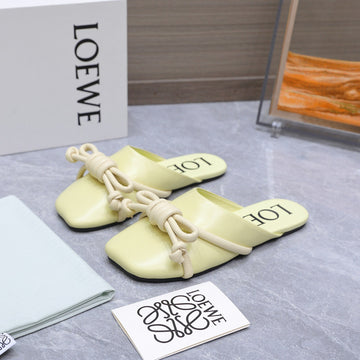 Loew 26 Knotted Closed-Toe Flat Mules Green Pastel In Lambskin 759433