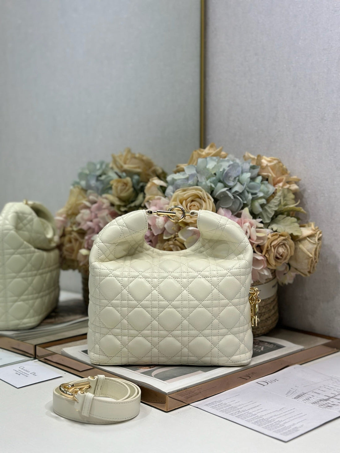 CD Lady Dior Shoulder Bag 27CM Milky White In Sheepskin 155549
