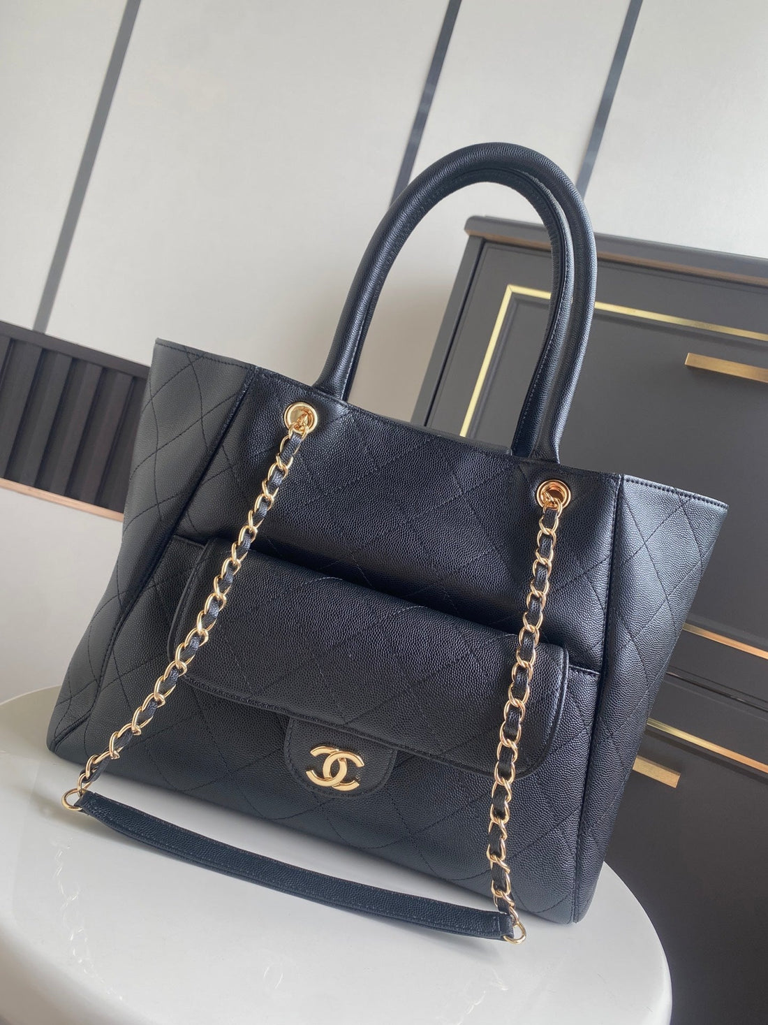 CC Tote Bag 39CM Black Caviar Cowhide