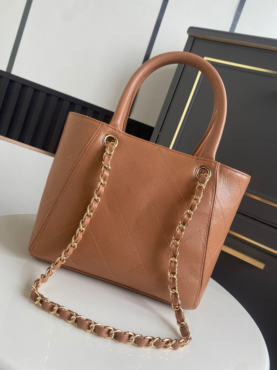 CC Tote Bag 25CM Brown Caviar Cowhide