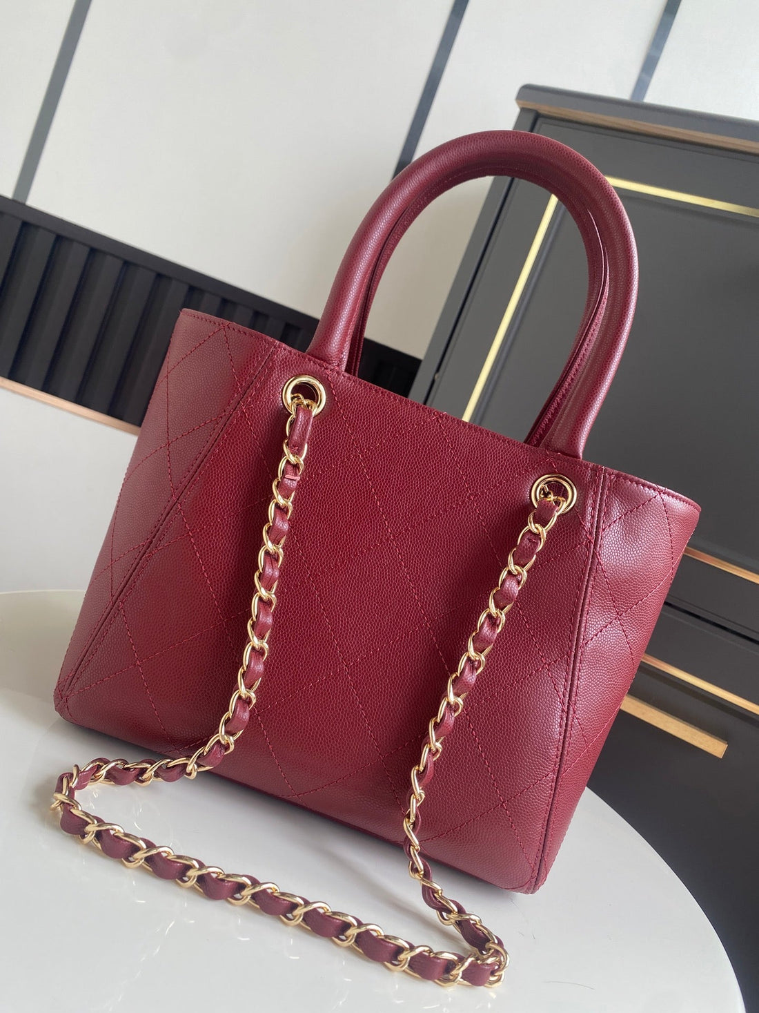 CC Tote Bag 25CM Burgundy Caviar Cowhide