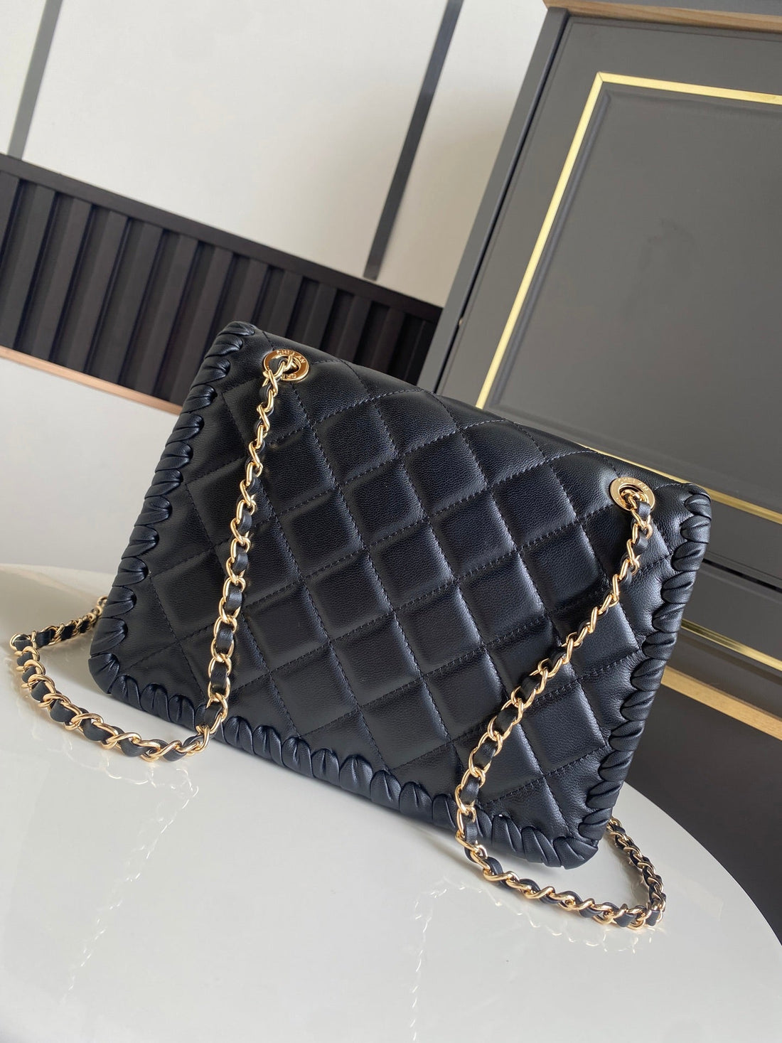 CC Flap Bag 22CM Black Lambskin